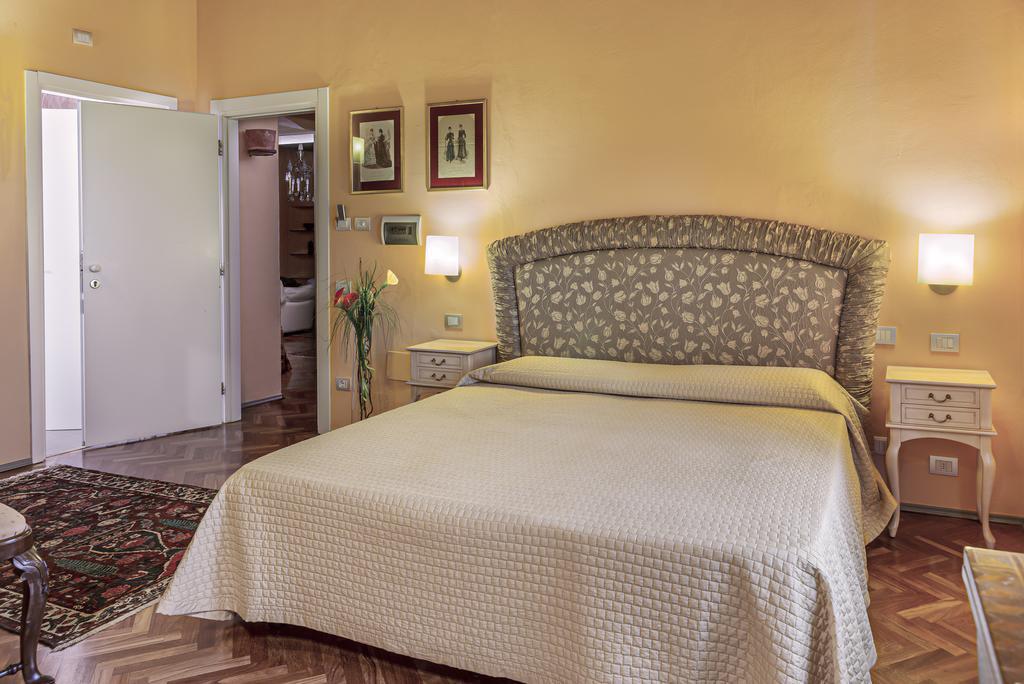 Volpi Hotel